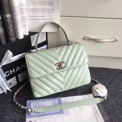 Chanel Original Sac fourre-tout en cuir de mouton V92236 Boucle argentée vert clair