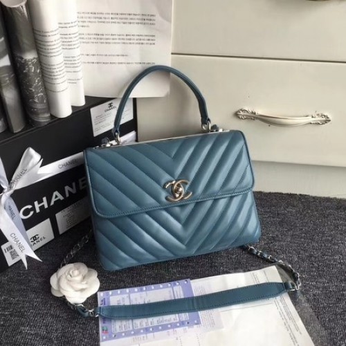 Chanel Original sac fourre-tout en cuir de mouton V92236 boucle argent bleu