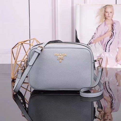 Prada Sac à bandoulière en cuir de veau 1BH082 Bleu clair