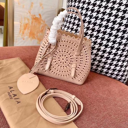 Alaia Sac cabas en cuir ajouré Original A3658 Nude