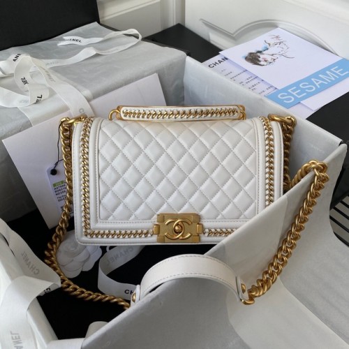 SAC À MAIN BOY CHANEL Métal Doré A67086 BLANC