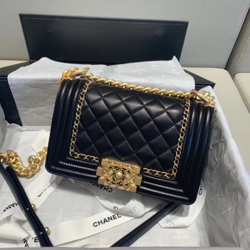 BOY CHANEL sac à rabat A67085 noir