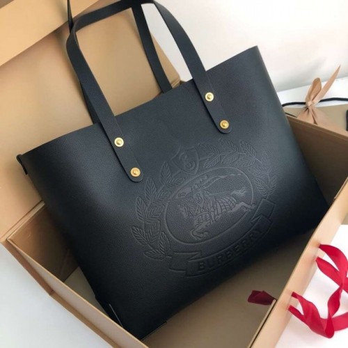 BURBERRY Cabas en cuir avec écusson gaufré 13134 noir