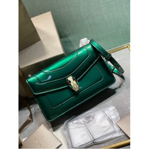 BVLGARI Serpenti Forever sac à bandoulière en cuir métallisé 292104 vert