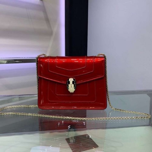 BVLGARI Serpenti Forever sac à bandoulière en cuir métallisé 34559 rouge
