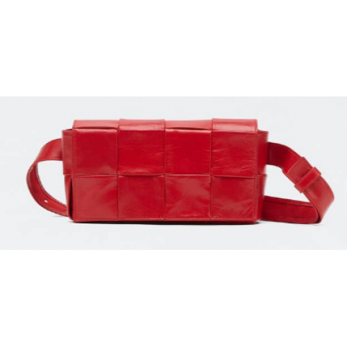 Bottega Veneta CASSETTE Mini sac ceinture en cuir Intreccio 651053 TOMATE
