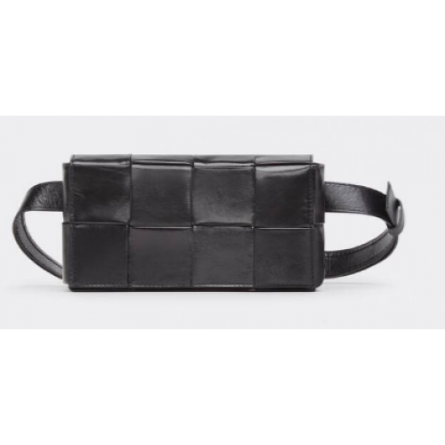 Bottega Veneta CASSETTE Mini sac ceinture en cuir Intreccio 651053 noir
