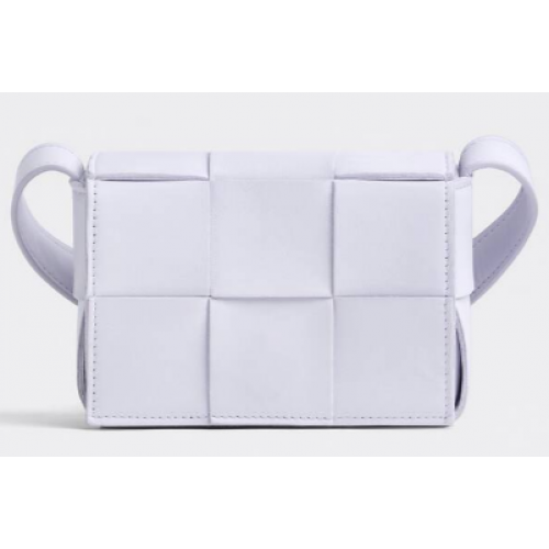 Bottega Veneta CASSETTE Mini sac à bandoulière en cuir Intreccio 666688 MIRTH WASHED