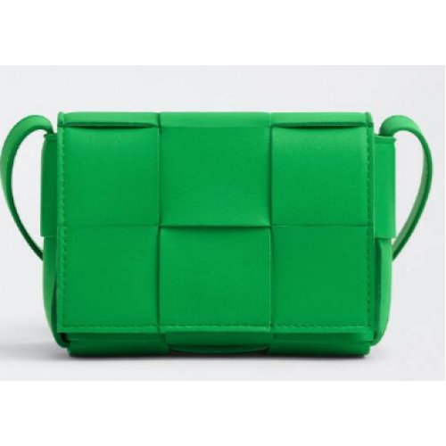 Bottega Veneta CASSETTE Mini sac bandoulière en cuir Intreccio 666688 Perruche