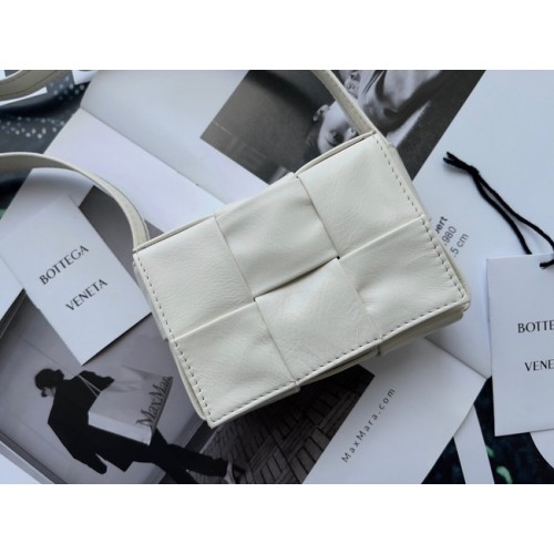 Bottega Veneta Candy Cassette A666688 crème