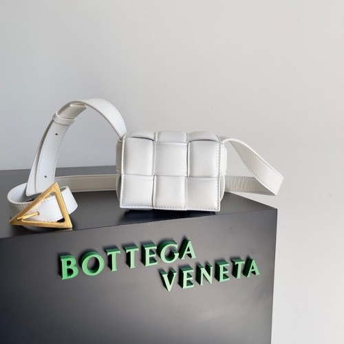 Bottega Veneta Candy Cassette Rembourrée 716648 blanc