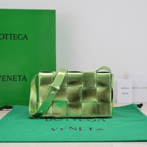 Bottega Veneta Sac bandoulière en cuir Intreccio 578004 Perruche