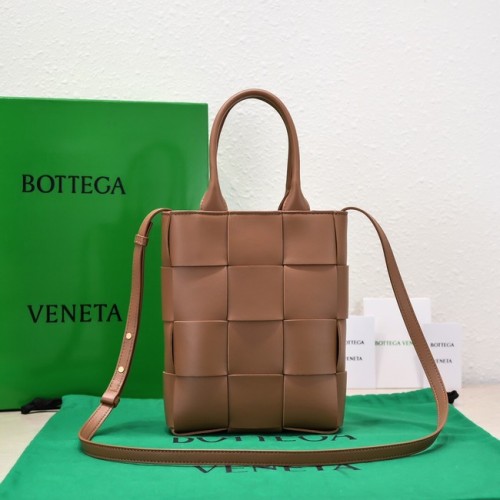 Bottega Veneta Mini Cassette Cabas 709341 marron