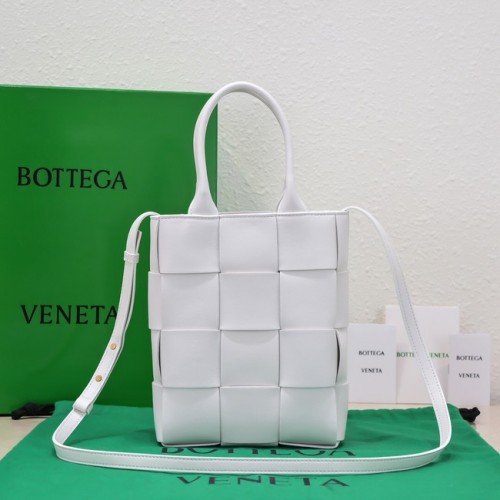 Bottega Veneta Mini Cassette Sac fourre-tout 709341 blanc