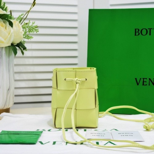 Bottega Veneta Mini sac seau à bandoulière en cuir intreccio 680217 Vert scintillant