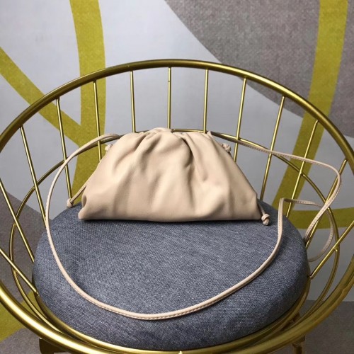 Bottega Veneta Sac à bandoulière souple en cuir d'agneau nappa 98057 Nude