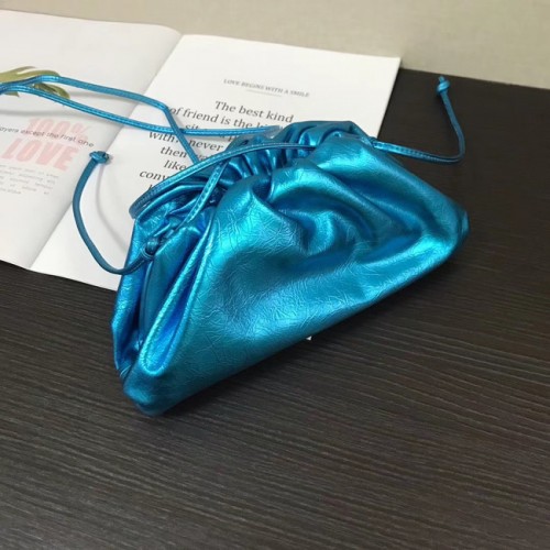 Bottega Veneta Nappa agneau doux large grand sac à bandoulière 585852 bleu