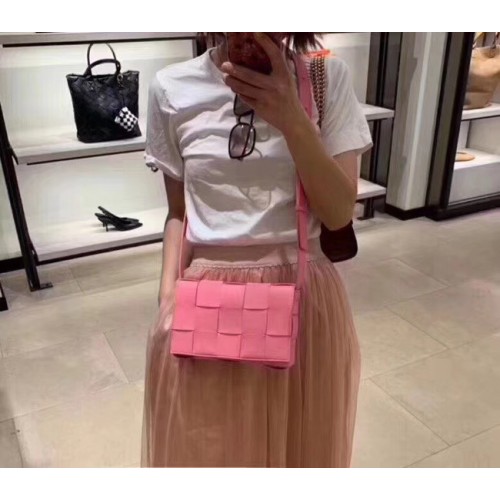 Bottega Veneta Tissage de peau de mouton Cuir d'origine 578004 rose