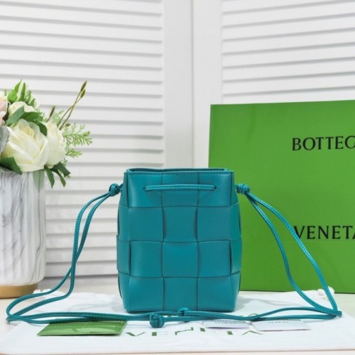 Bottega Veneta Petit sac seau Cassette 680218 bleu ciel