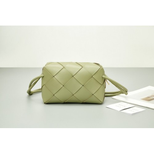 Bottega Veneta Small Cassette Camera Bag 709417 vert