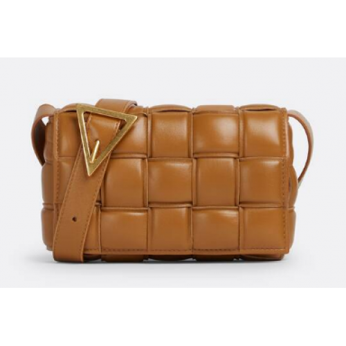 Bottega Veneta Petite Cassette Rembourrée 717506 Camel