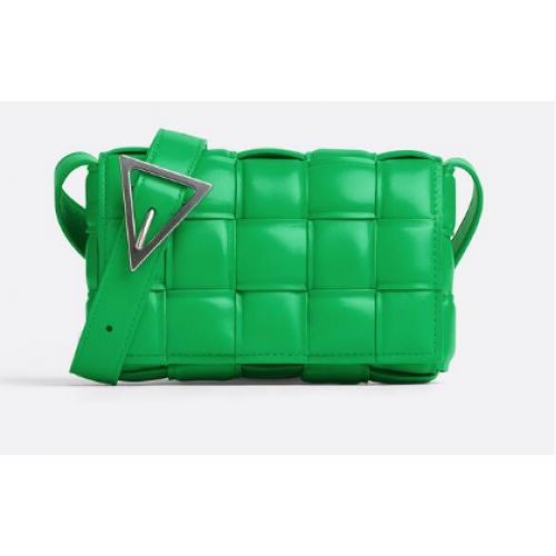 Bottega Veneta Petite cassette rembourrée 717506 vert