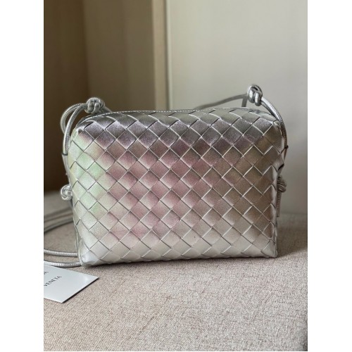 Bottega Veneta Petit sac à bandoulière en cuir intrecciato 680255 argent