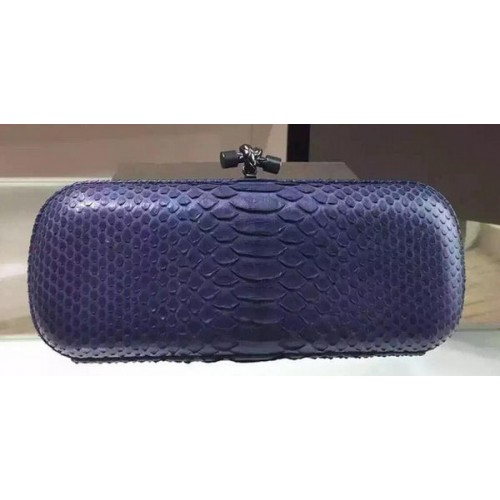 Bottega Veneta Embrayage à nœud en cuir de serpent 8651K