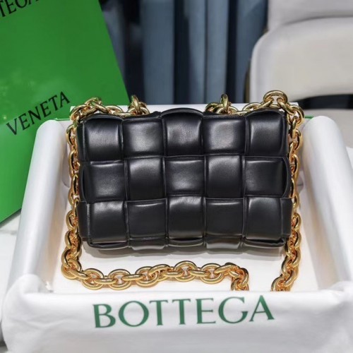 Bottega Veneta THE CHAIN CASSETTE Livraison accélérée 631421 noir