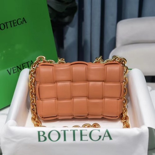 Bottega Veneta THE CHAIN CASSETTE Livraison accélérée 631421 marron