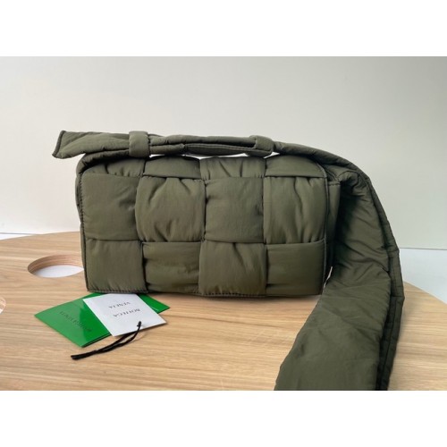 Bottega Veneta sac à bandoulière en nylon 591977 Kaki