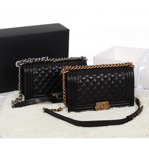 Boy Chanel A67086 Sac à bandoulière à rabat noir Cuir de veau d'origine