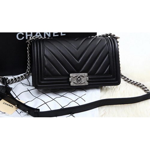 Boy Chanel Flap Bag Veau Chevron Quilting A67086 Noir