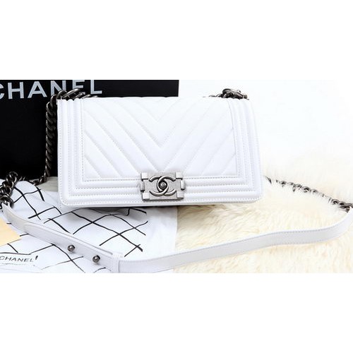 Boy Chanel Flap Bag Veau Chevron Quilting A67086 Blanc