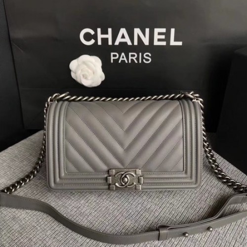 Boy Chanel Flap Bag Original Chevron Cuir A67086V Gris