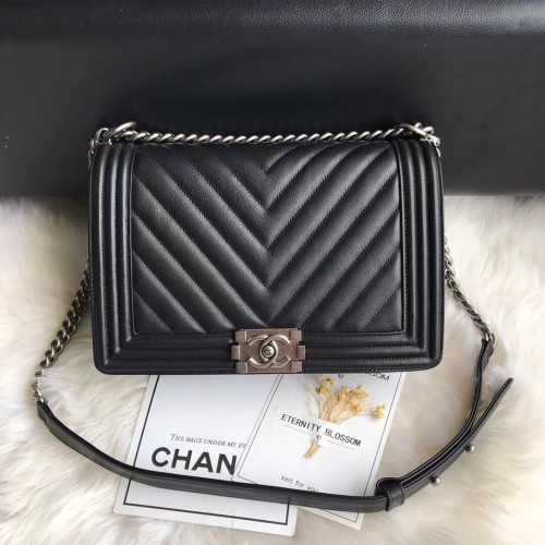Boy Chanel Flap Bag Original Chevron Cuir A67087V Noir