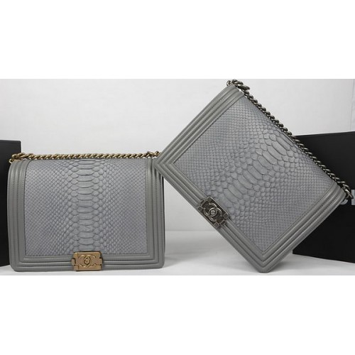 Boy Chanel Flap Bag Original Cuir Python A67087 Gris