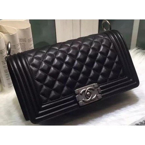 Boy Chanel Flap Sac à bandoulière en cuir de mouton noir A67086 Argent