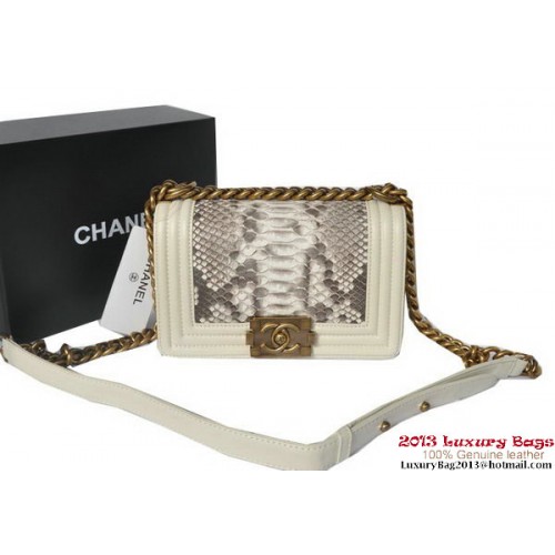 Boy Chanel Flap Sac à bandoulière en cuir de python A66094 OffWhite