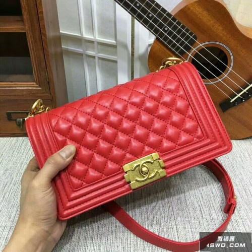 Boy Chanel Flap Sac à bandoulière en cuir de mouton 67086A Rouge