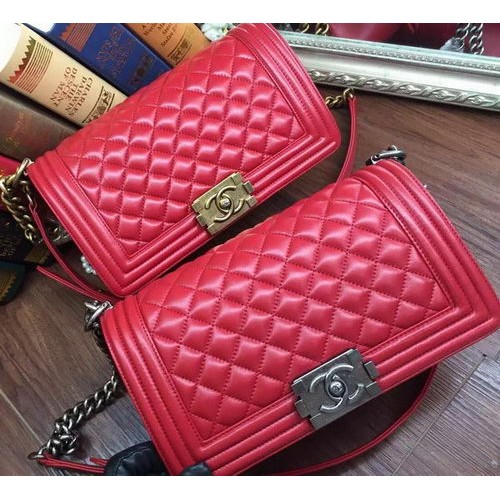 Boy Chanel Flap Sac à bandoulière en cuir de mouton A67086 Rouge