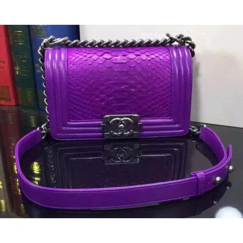 Boy Chanel Flap Sac à bandoulière en cuir de serpent A67085 Violet