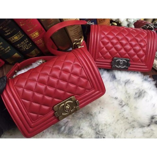 Boy Chanel Flap Sacs à bandoulière en cuir de mouton A67085 Rouge