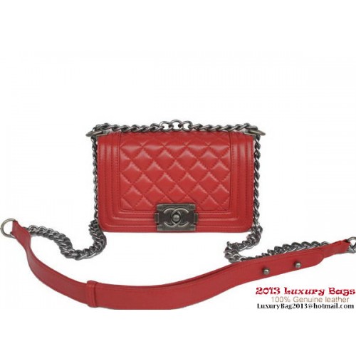 Boy Chanel petit rabat sac à bandoulière en cuir de mouton A67086 rouge