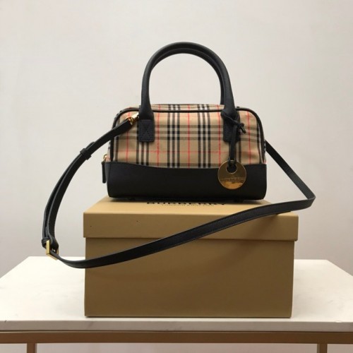 BurBerry Sac à bandoulière en cuir 90111 noir