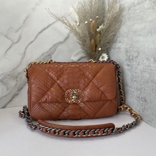 CHANEL 19 Flap Bag Original Sac à rabat en peau de serpent AS1160 Camel