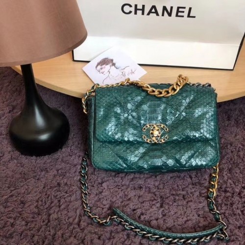 CHANEL 19 Flap Bag Original Sac à rabat en peau de serpent AS1160 vert
