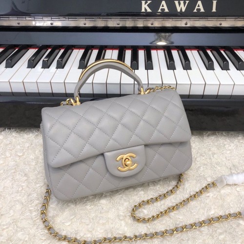CHANEL 22B mini sac à rabat CF avec poignée supérieure en or AS2431 Gris