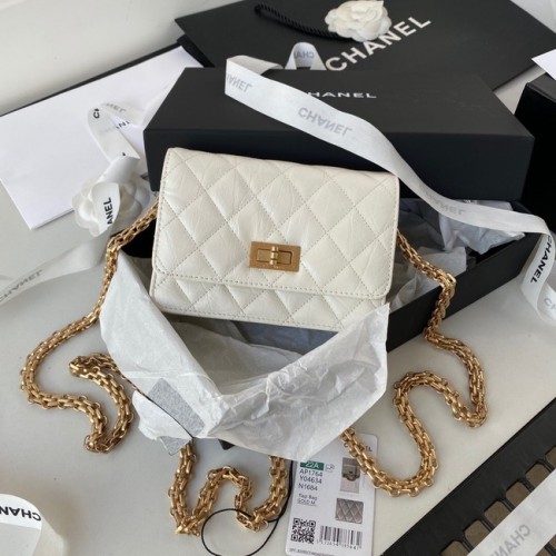CHANEL PORTEFEUILLE CLASSIQUE SUR CHAÎNE AP1764 Veau Métal doré AP1764 blanc