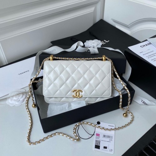 CHANEL Sac à bandoulière à rabat en cuir d'agneau AP2289 blanc